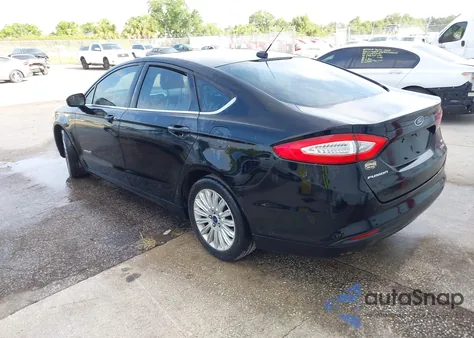 2016 Ford Fusion Hybrid Se z USA, uszkodzony, nr VIN 3FA6P0LU5GR389125